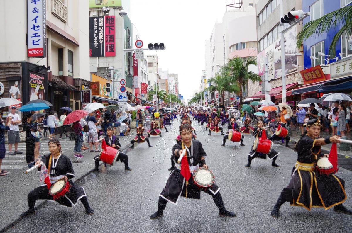 一万人のエイサー踊り隊